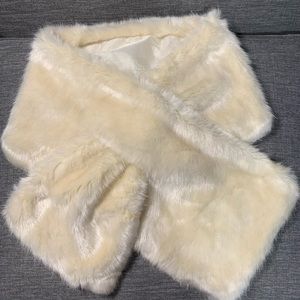 COPY - Faux Fur Bridal Shrug